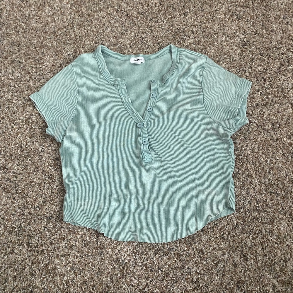 teal crop tee